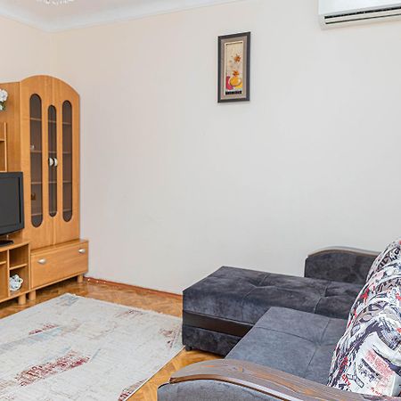 דירות אלמטי Reliablehouse Квартира В Самом Центре Города מראה חיצוני תמונה